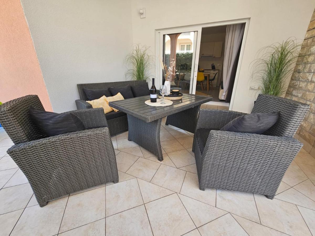 Apartment Melani Vir Exterior foto